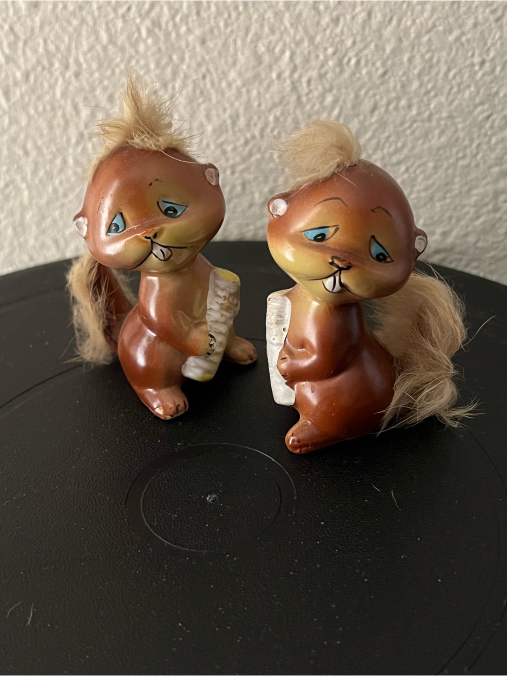 Enesco Anthropomorphic Bucky the Furry Beaver Salt and Pepper Shaker Japan